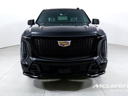 Used 2026 Cadillac Escalade V w/ LPO, Floor Liner Package AWD/4WD image 4
