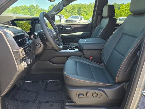 New 2026 GMC Yukon AT4 w/ AT4 Premium Package AWD/4WD image 4