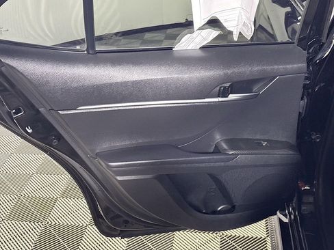 Used 2023 Toyota Camry SE image 18