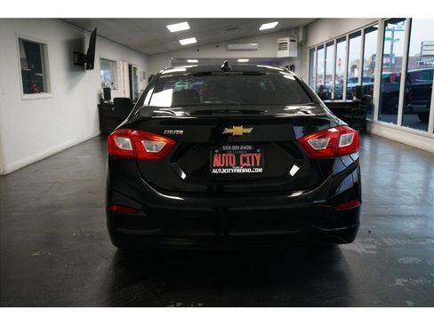 Used 2017 Chevrolet Cruze LS image 6