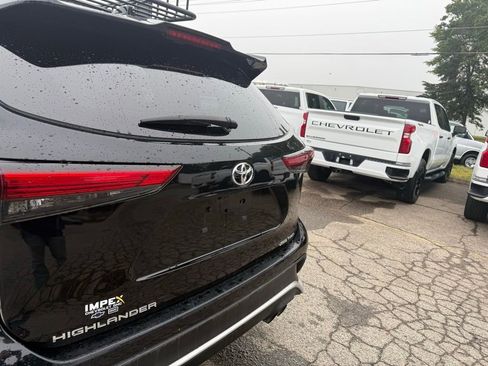 Used 2023 Toyota Highlander XSE AWD/4WD image 33