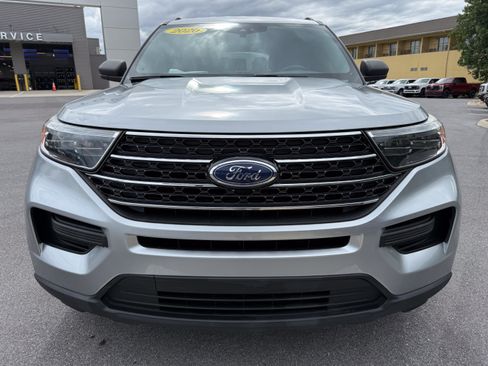 Used 2020 Ford Explorer XLT w/ Class III Trailer Tow Package AWD/4WD image 2