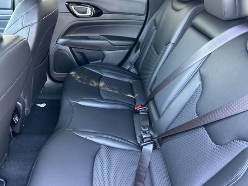 New 2026 Jeep Compass Latitude image 9