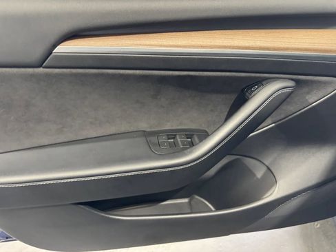 Used 2021 Tesla Model 3 Performance image 11