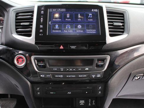 Used 2017 Honda Pilot Elite image 18