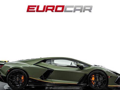 Used 2025 Lamborghini Revuelto AWD/4WD image 6