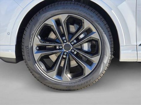New 2026 Audi Q7 3.0T Premium Plus image 9