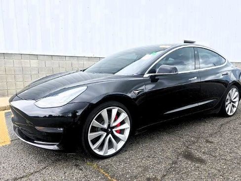 Used 2018 Tesla Model 3 Long Range AWD/4WD image 4