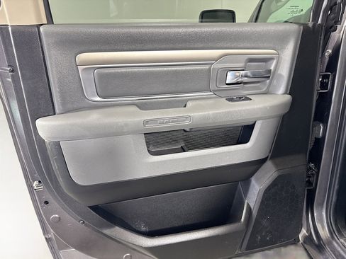 Used 2020 RAM 1500 Classic SLT image 25