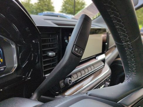 Used 2023 Chevrolet Silverado 1500 LT AWD/4WD image 18