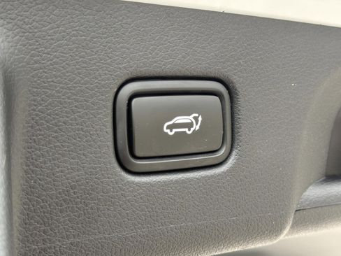 Used 2022 Hyundai Palisade Limited w/ Cargo Package FWD image 10