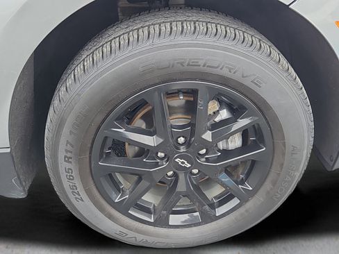 Used 2023 Chevrolet Equinox LT image 4