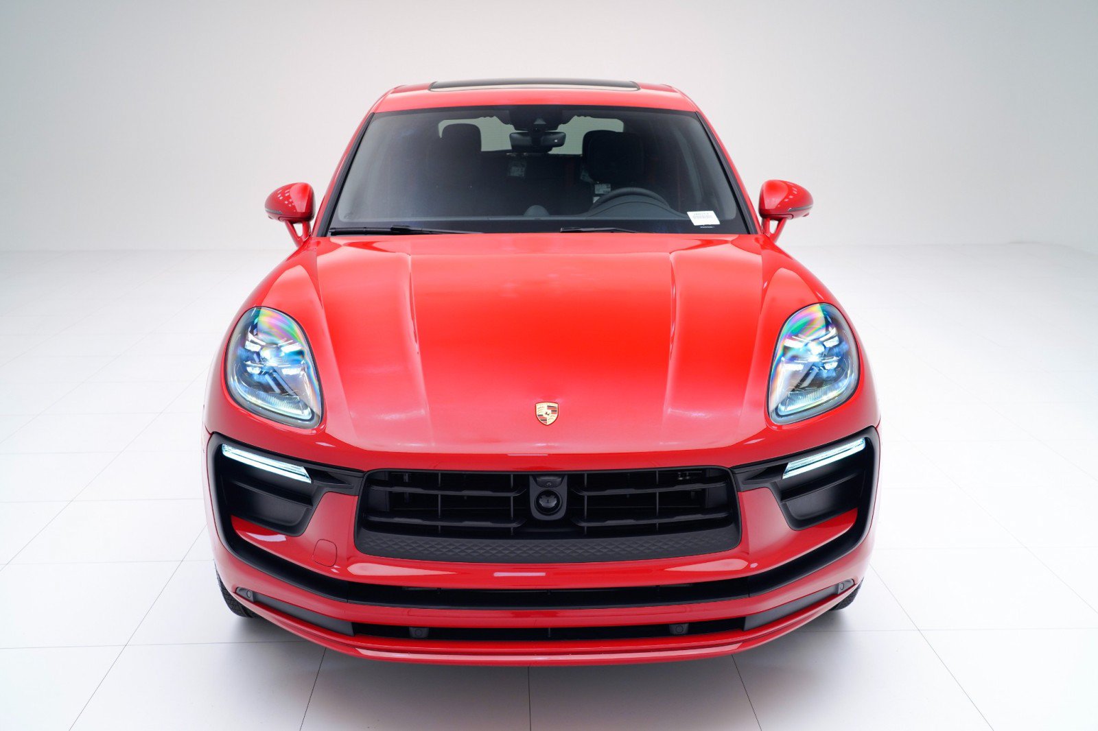 Certified 2026 Porsche Macan AWD/4WD image 6
