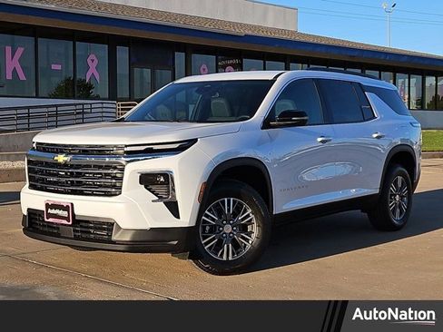 New 2026 Chevrolet Traverse LT FWD image 1