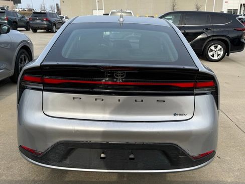 Used 2025 Toyota Prius LE image 5