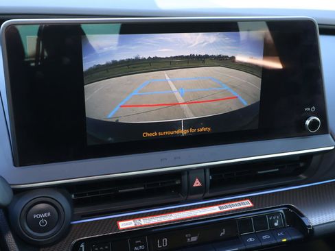 Used 2025 Toyota Prius XLE image 28