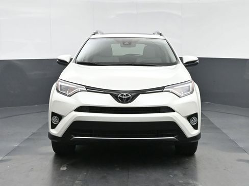 Used 2018 Toyota RAV4 Limited image 2