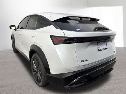 New 2025 Nissan Ariya AWD image 32