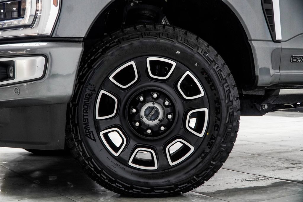 Used 2024 Ford F350 Platinum AWD/4WD image 6