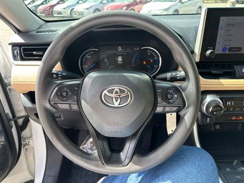 Used 2024 Toyota RAV4 LE AWD/4WD image 37