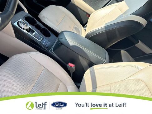 Used 2020 Ford Escape Titanium image 27