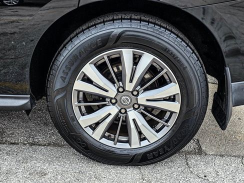 Used 2020 Nissan Pathfinder S image 8