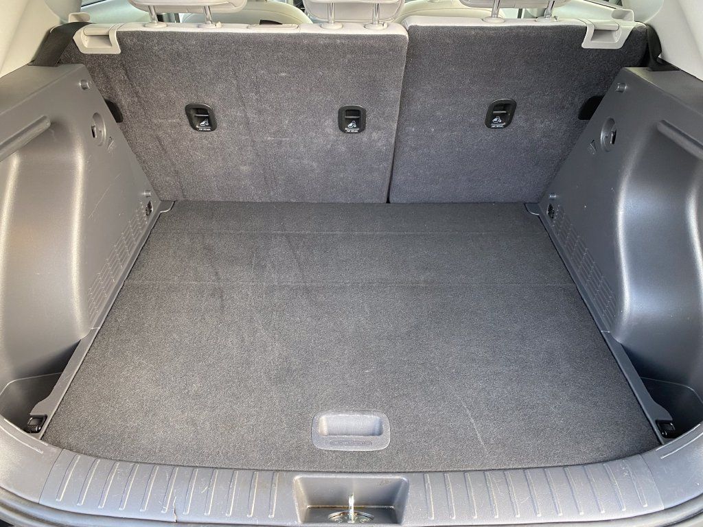 Certified 2024 Hyundai Kona SEL FWD image 11