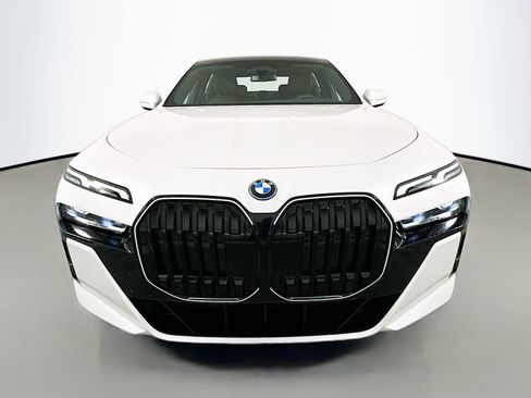 New 2026 BMW i7 eDrive50 w/ M Sport Package image 2