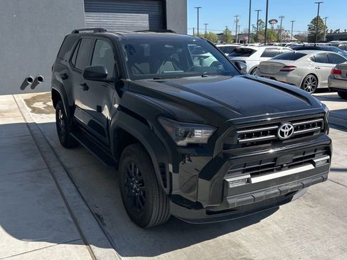Used 2025 Toyota 4Runner SR5 AWD/4WD image 3
