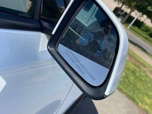 Used 2026 Tesla Model Y AWD image 25