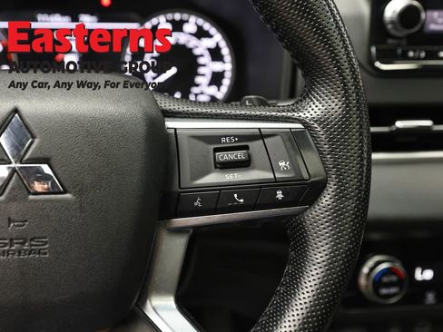Used 2022 Mitsubishi Outlander SE FWD image 16