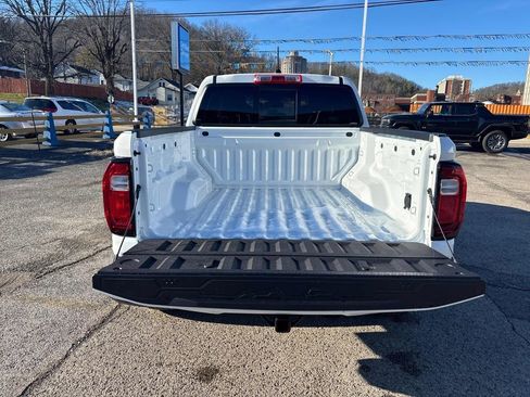 New 2026 GMC Canyon Elevation w/ Convenience Package image 38