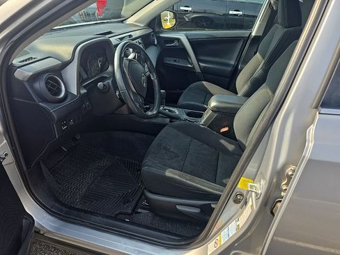 Used 2016 Toyota RAV4 XLE image 3