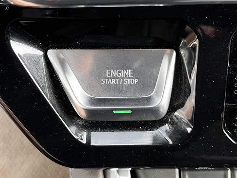 Used 2024 GMC Sierra 2500 Denali image 8