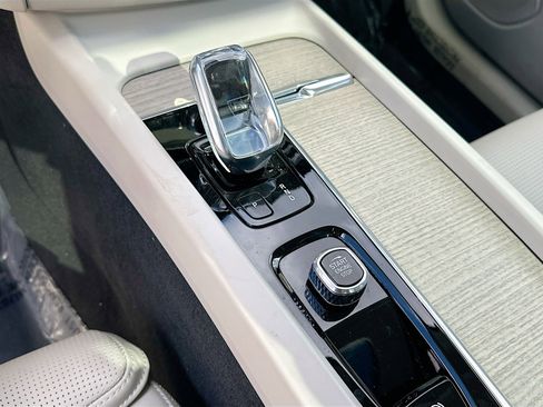 Used 2022 Volvo XC60 B5 Inscription w/ Advanced Package image 16