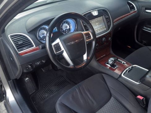 Used 2012 Chrysler 300 RWD image 7
