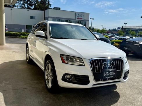 Used 2017 Audi Q5 2.0T Premium Plus w/ Technology Package AWD/4WD image 6