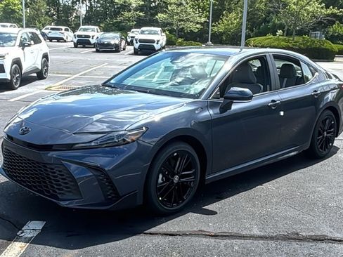 New 2026 Toyota Camry SE FWD image 2