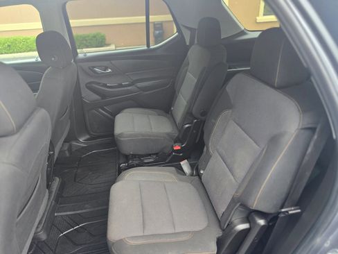 Used 2019 Chevrolet Traverse LT FWD image 15