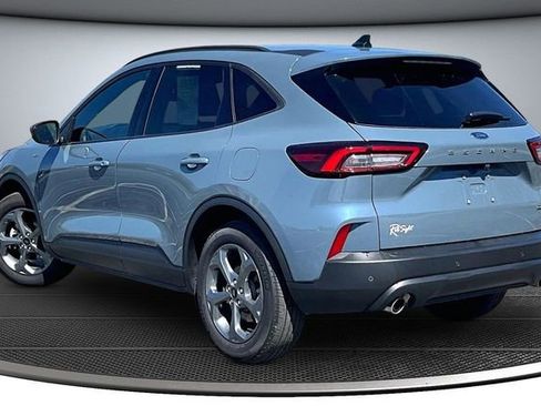 Used 2025 Ford Explorer ST-Line w/ Premium Package image 4