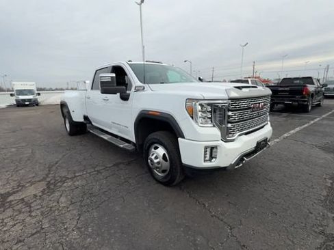 Used 2022 GMC Sierra 3500 Denali AWD/4WD image 2