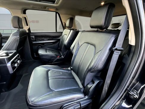 Used 2021 Ford Expedition Platinum image 13