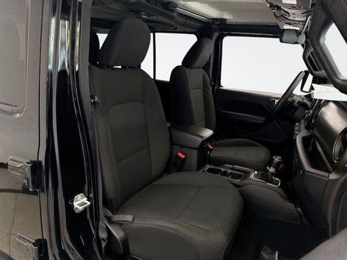 Used 2018 Jeep Wrangler Unlimited Sport S image 16