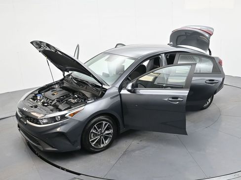 Used 2024 Kia Forte LXS image 40