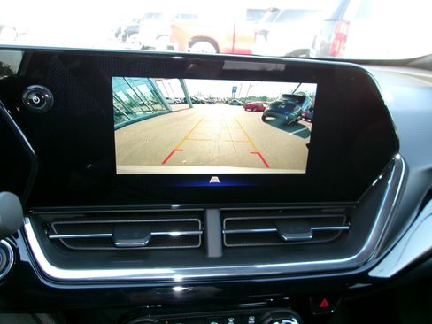 New 2026 Chevrolet Trax RS w/ Sunroof Package image 19