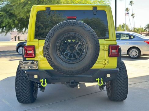Used 2022 Jeep Wrangler Unlimited Rubicon w/ LED Lighting Group AWD/4WD image 7