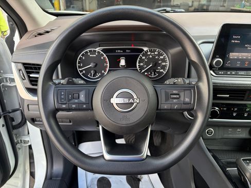 Used 2023 Nissan Rogue S FWD image 12