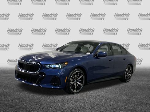 New 2026 BMW 530i RWD image 3