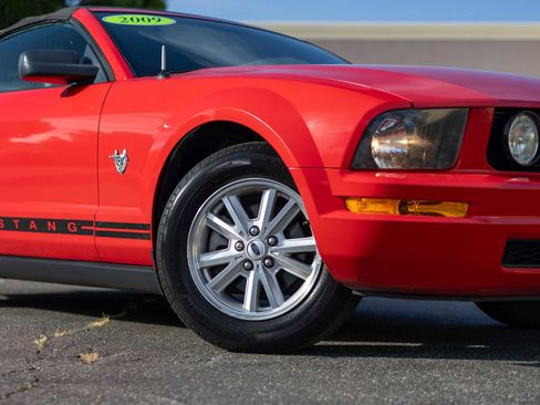 Used 2009 Ford Mustang Premium image 9