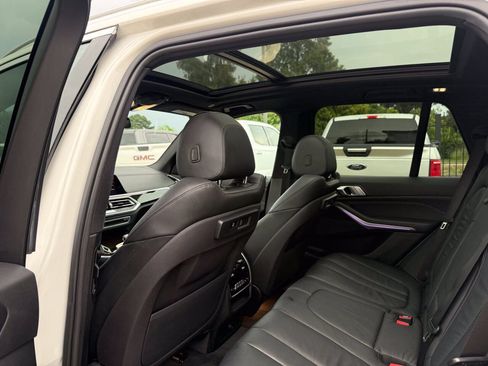 Used 2019 BMW X5 xDrive40i w/ Premium Package AWD/4WD image 11
